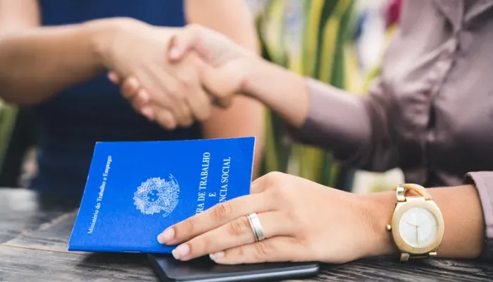 emprego-carteira-de-trabalho
