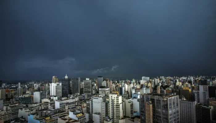 Grande São Paulo registra 14.498 imóveis sem luz hoje