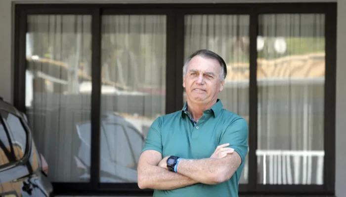 Bolsonaro vai para cela com cozinha, lavanderia e TV